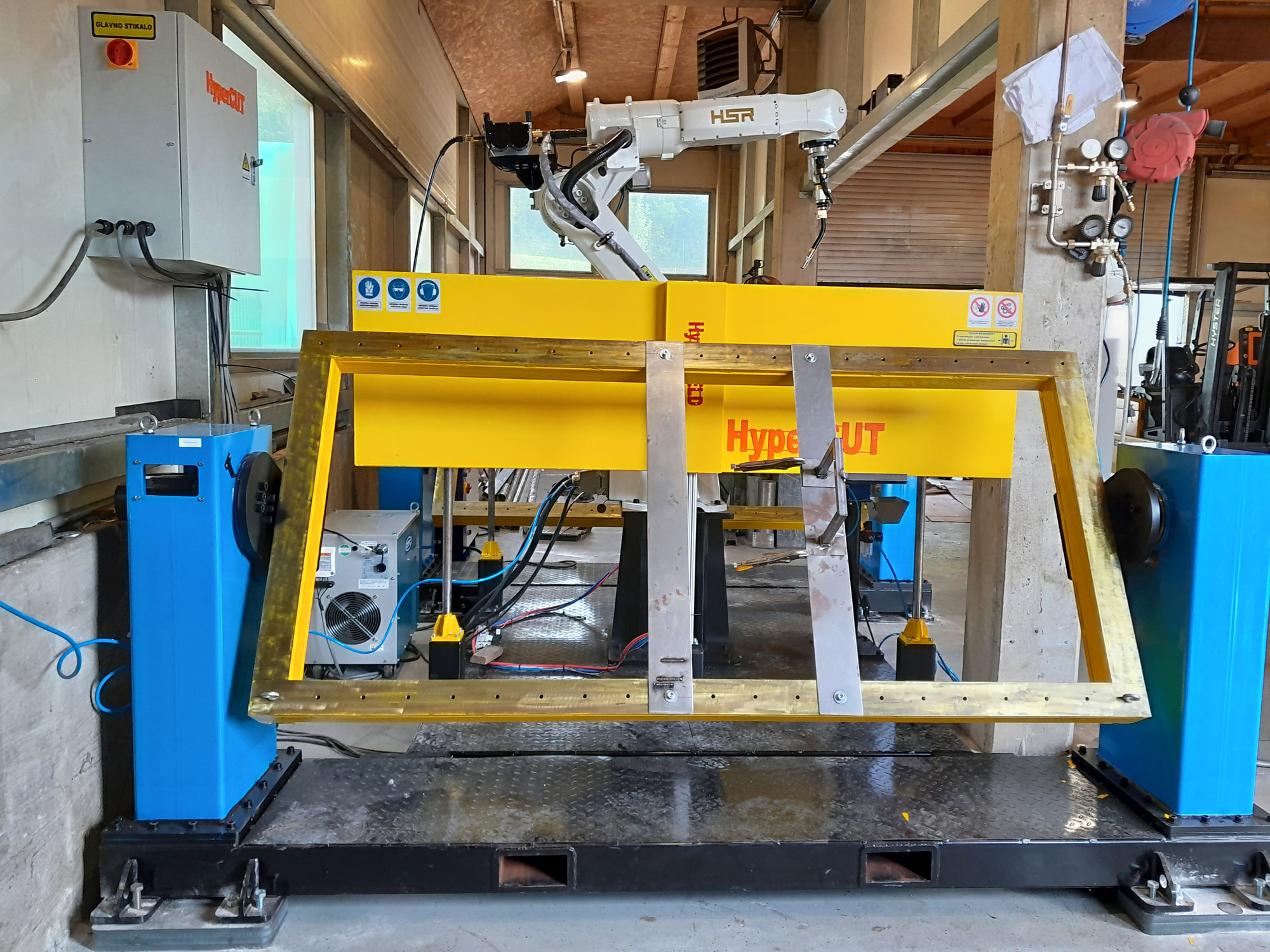 HyperCUT robot za varjenje
